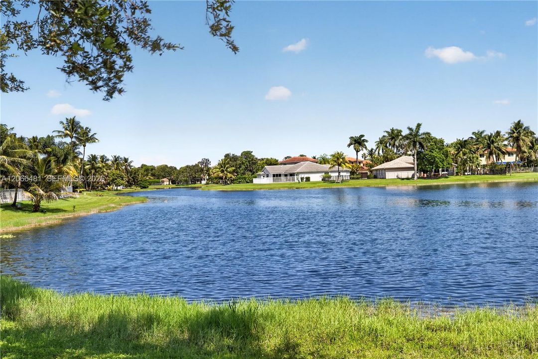 For Sale: $1,200,000 (4 beds, 2 baths, 2672 Square Feet)