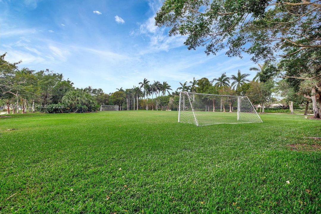 For Sale: $1,200,000 (4 beds, 2 baths, 2672 Square Feet)