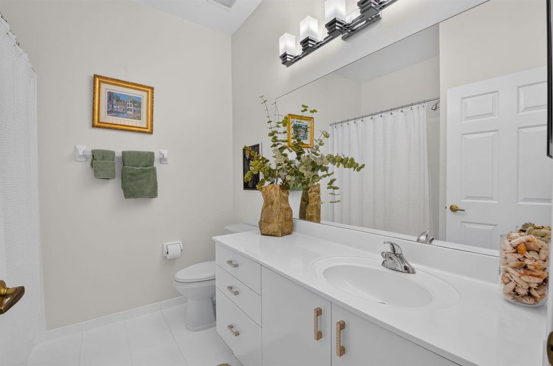 2nd Bathroom