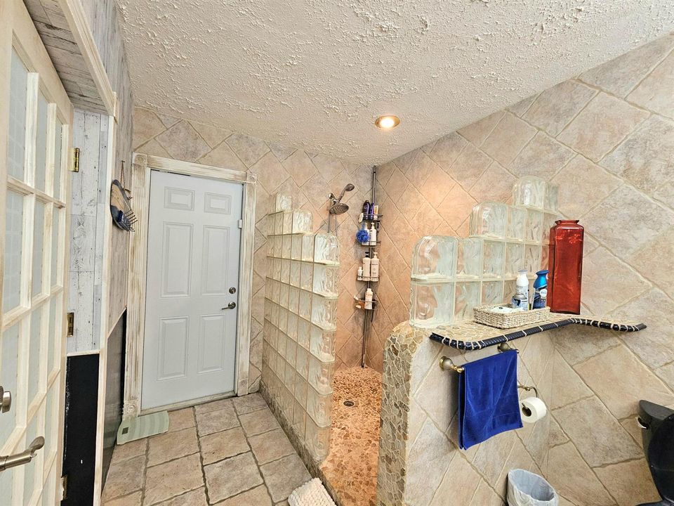 2nd Bath 807