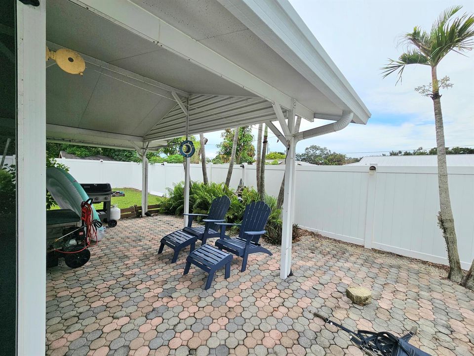 Cover Grilling Area 807