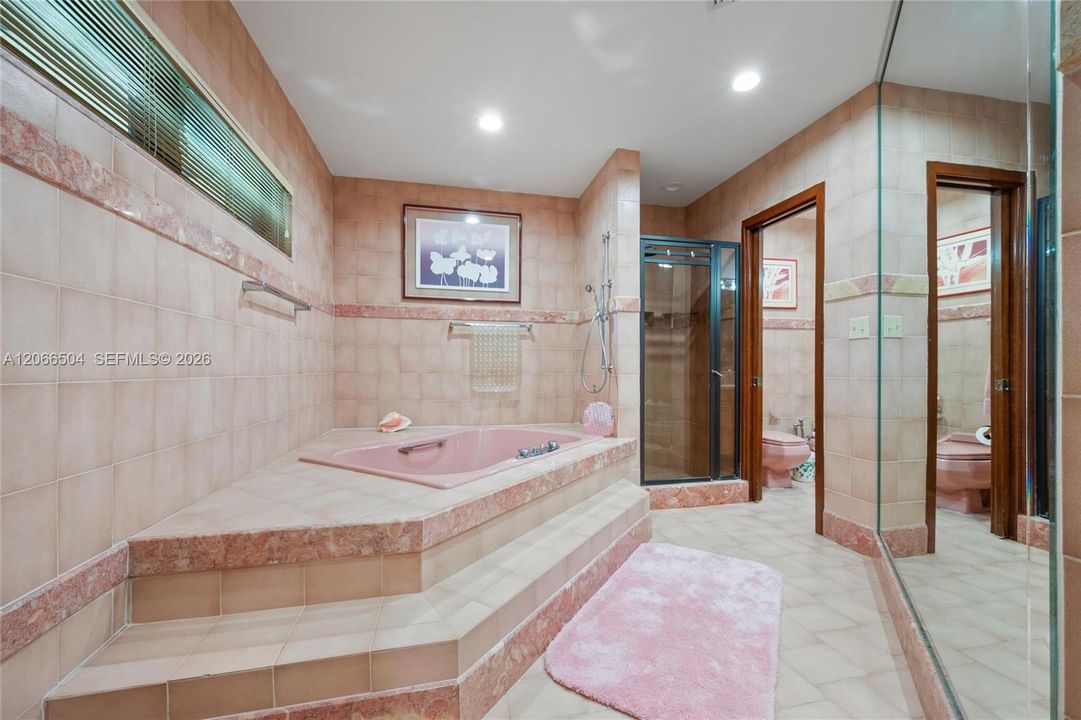 For Sale: $11,300,000 (7 beds, 5 baths, 6371 Square Feet)