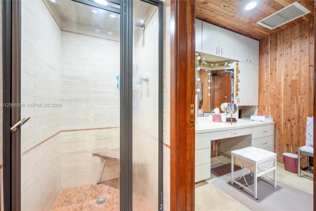 For Sale: $11,300,000 (7 beds, 5 baths, 6371 Square Feet)