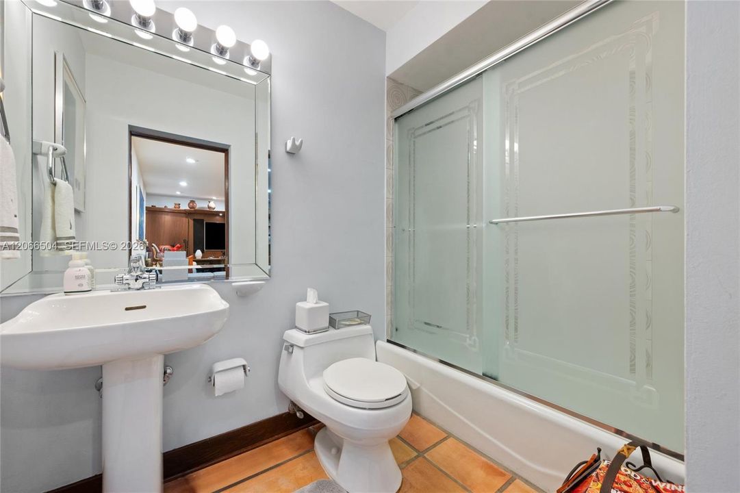 For Sale: $11,300,000 (7 beds, 5 baths, 6371 Square Feet)