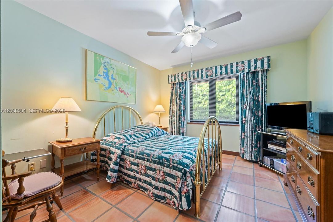 For Sale: $11,300,000 (7 beds, 5 baths, 6371 Square Feet)