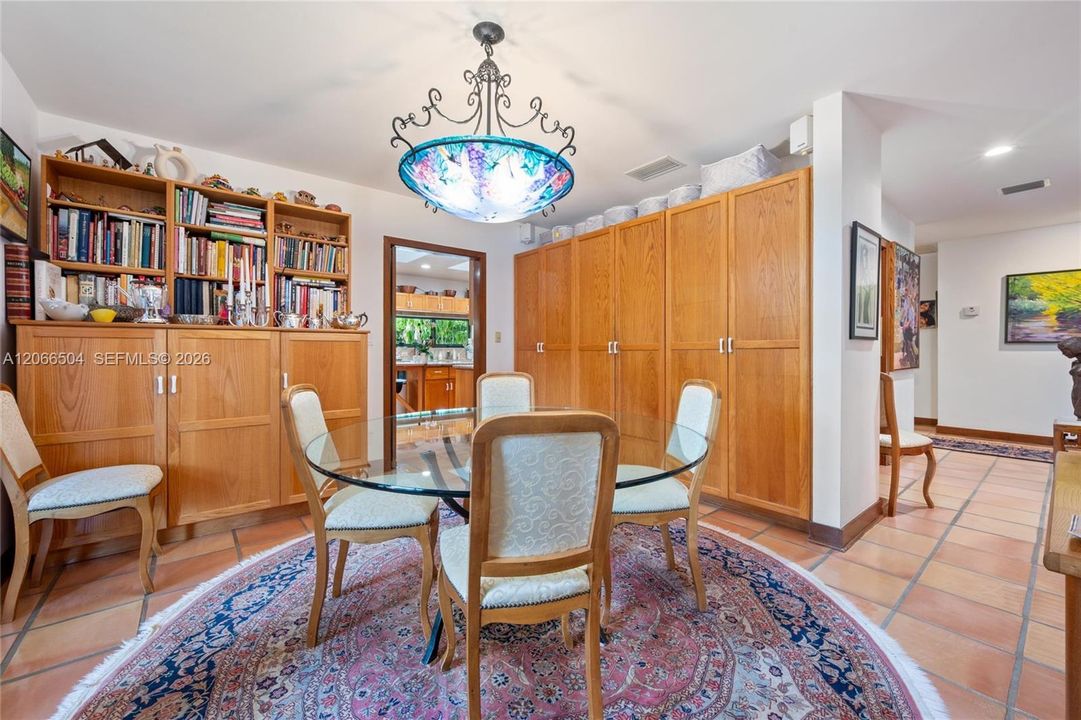 For Sale: $11,300,000 (7 beds, 5 baths, 6371 Square Feet)