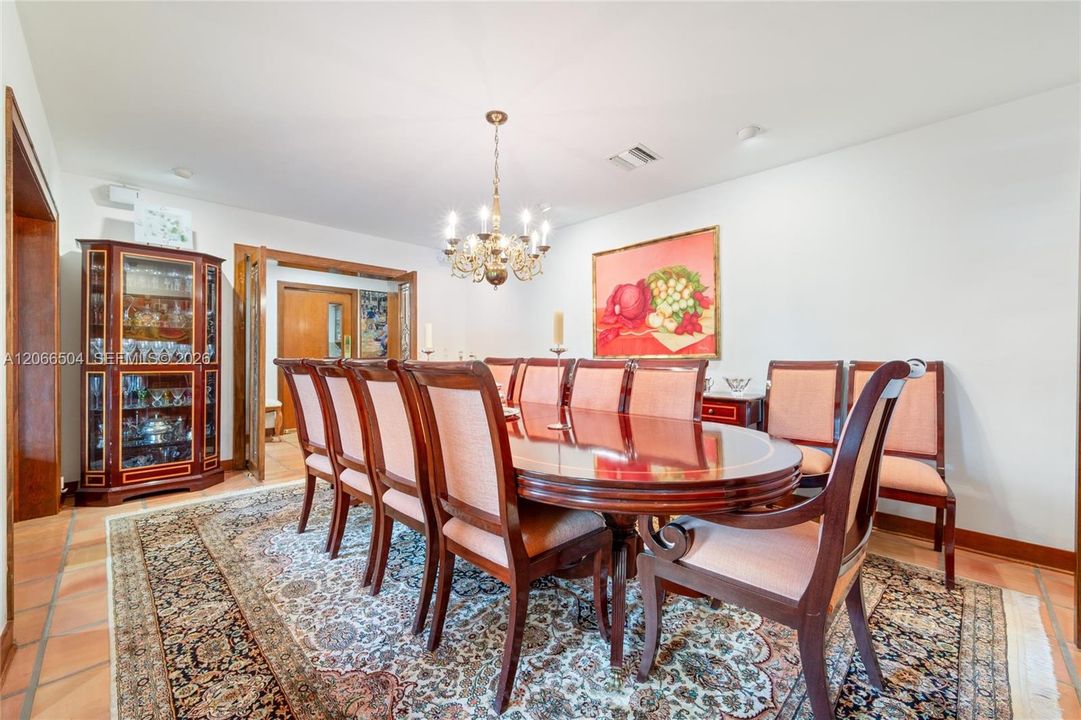 For Sale: $11,300,000 (7 beds, 5 baths, 6371 Square Feet)