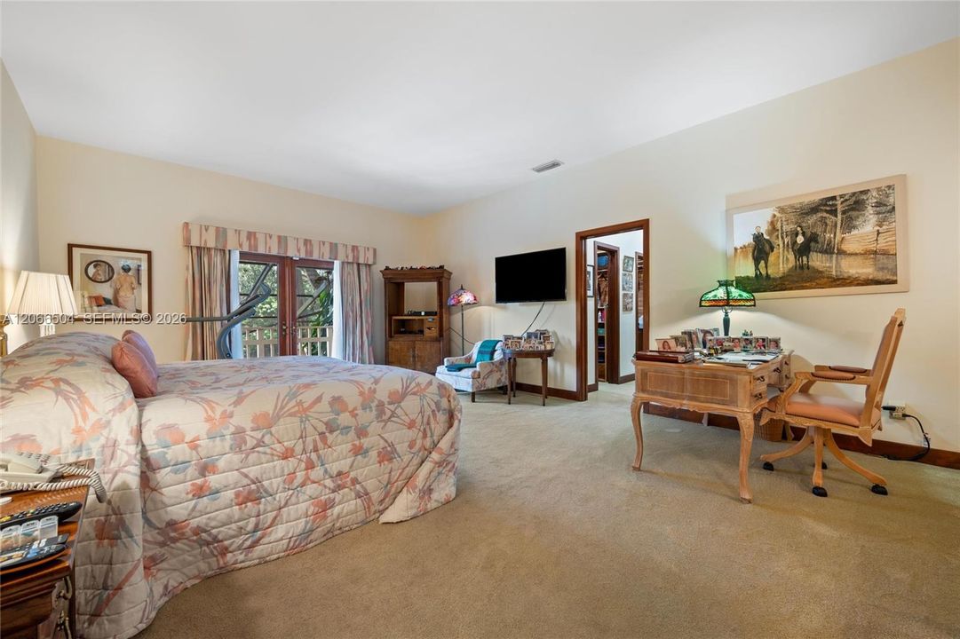 For Sale: $11,300,000 (7 beds, 5 baths, 6371 Square Feet)
