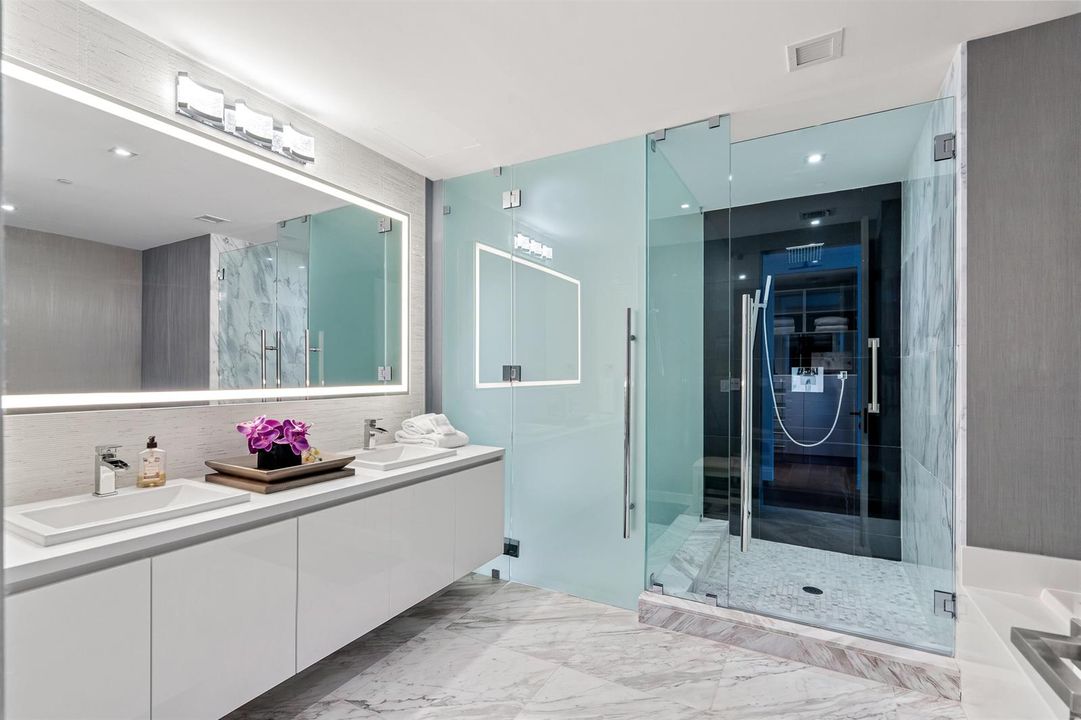 PRIMARY_BATHROOM_ANGLE_LEFT
