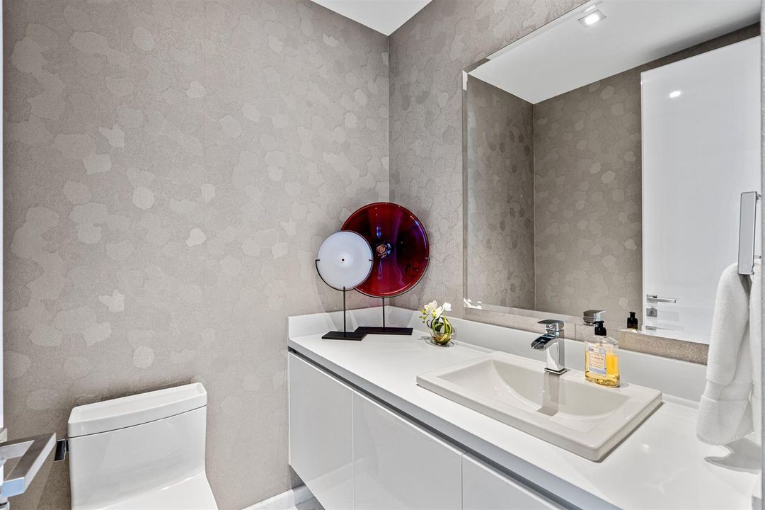 POWDER_ROOM_1