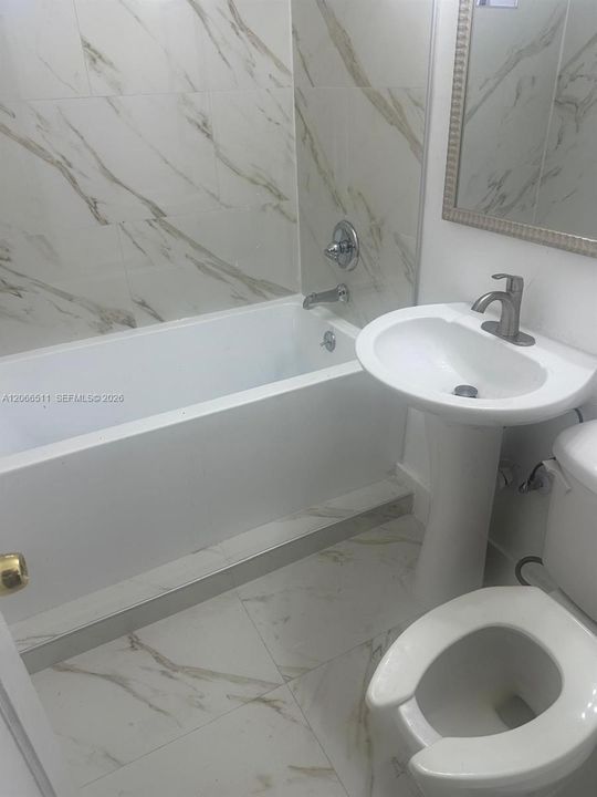 En Venta: $399,000 (4 camas, 2 baños, 1316 Pies cuadrados)