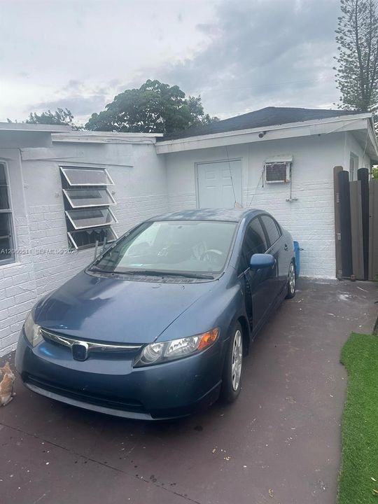 En Venta: $399,000 (4 camas, 2 baños, 1316 Pies cuadrados)