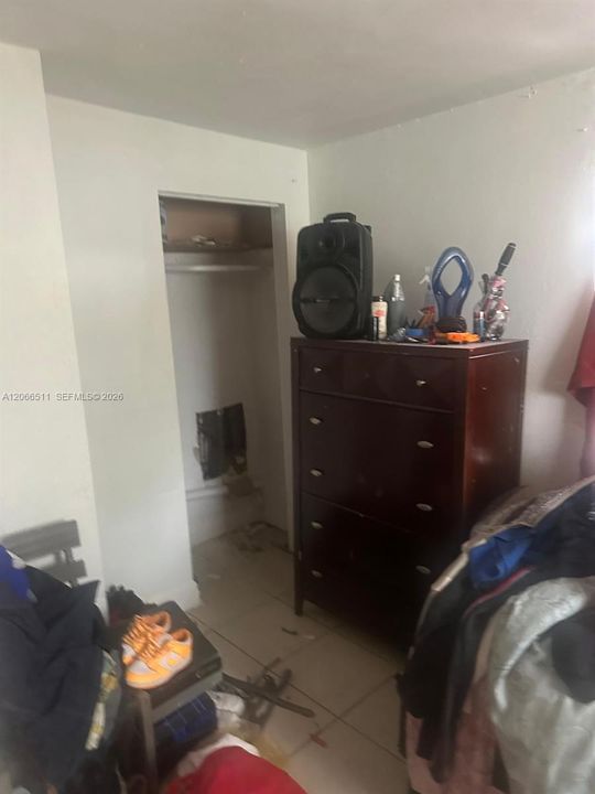 En Venta: $399,000 (4 camas, 2 baños, 1316 Pies cuadrados)