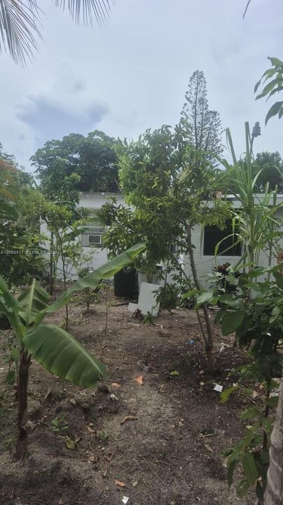 En Venta: $399,000 (4 camas, 2 baños, 1316 Pies cuadrados)