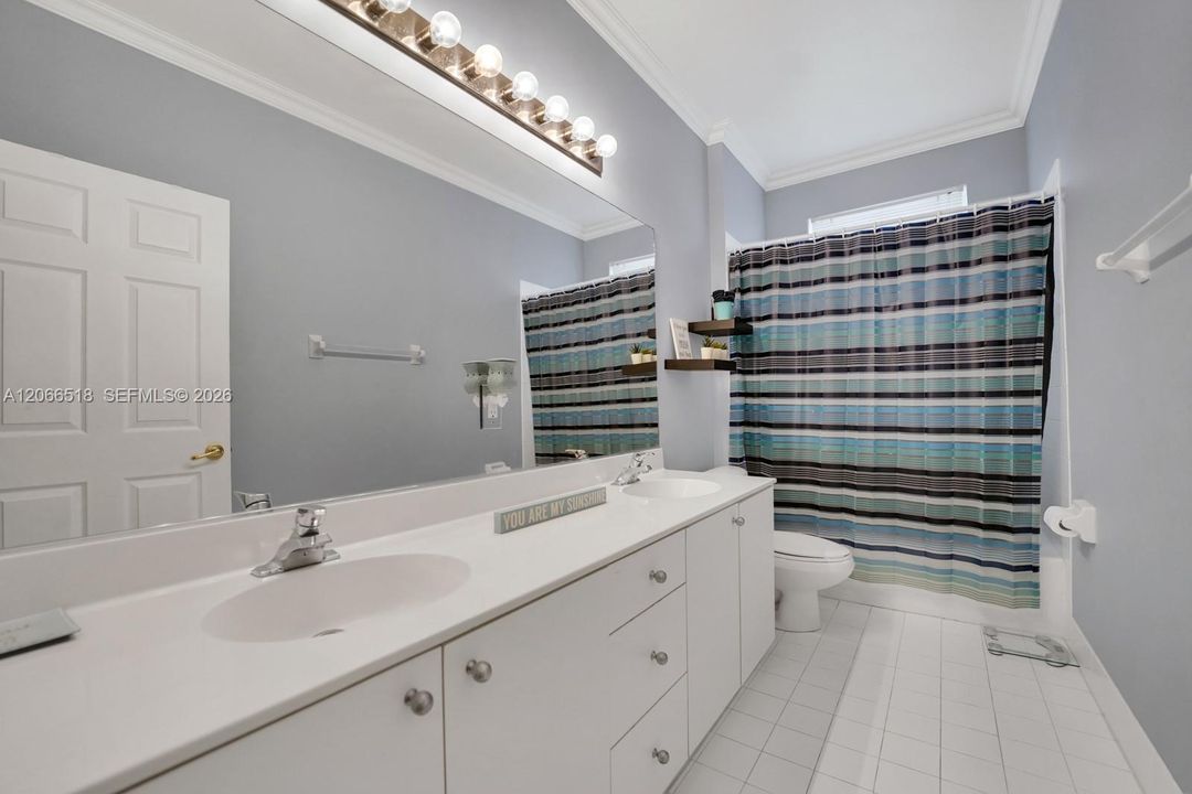 For Rent: $6,300 (6 beds, 5 baths, 3967 Square Feet)