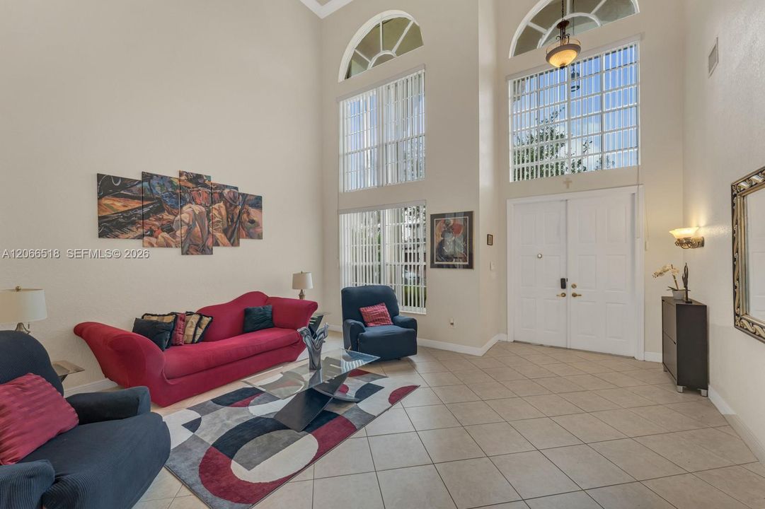 For Rent: $6,300 (6 beds, 5 baths, 3967 Square Feet)