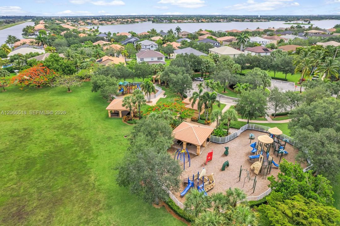 For Rent: $6,300 (6 beds, 5 baths, 3967 Square Feet)