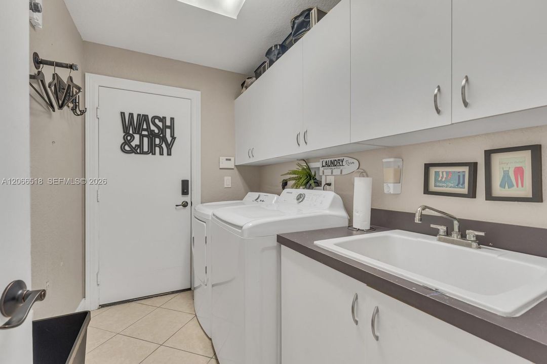 For Rent: $6,300 (6 beds, 5 baths, 3967 Square Feet)