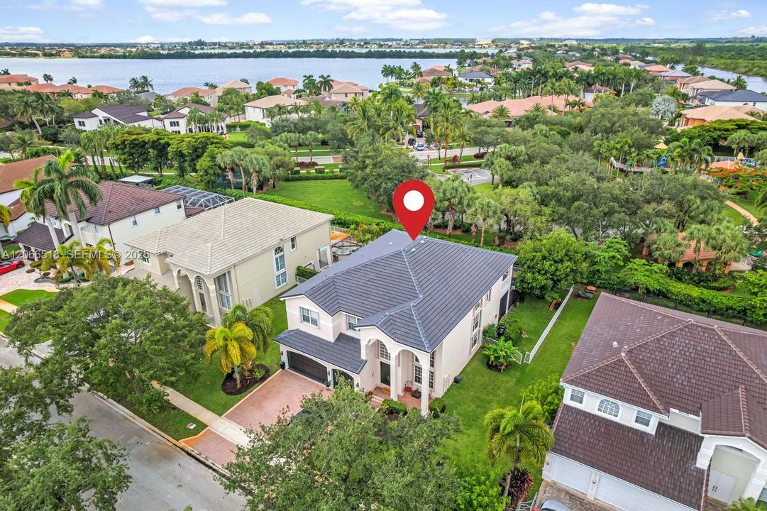 For Rent: $6,300 (6 beds, 5 baths, 3967 Square Feet)