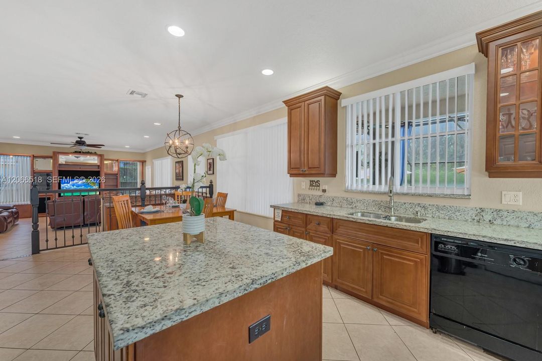 For Rent: $6,300 (6 beds, 5 baths, 3967 Square Feet)