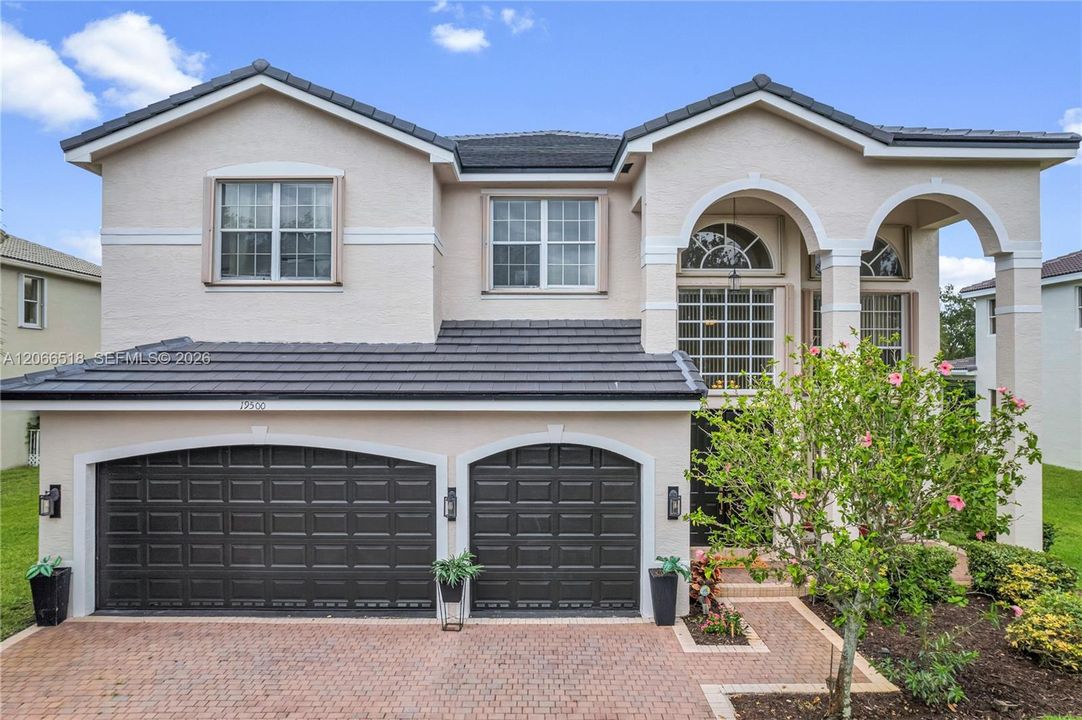 For Rent: $6,300 (6 beds, 5 baths, 3967 Square Feet)