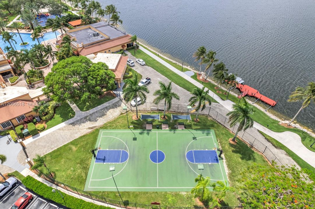 For Rent: $6,300 (6 beds, 5 baths, 3967 Square Feet)