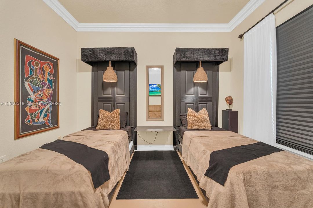 For Rent: $6,300 (6 beds, 5 baths, 3967 Square Feet)