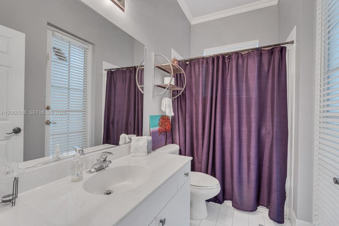 For Rent: $6,300 (6 beds, 5 baths, 3967 Square Feet)