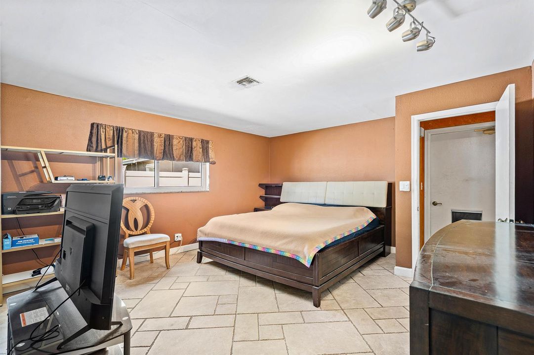 022-5811Southwest53rdTerrace-Davie-FL-33