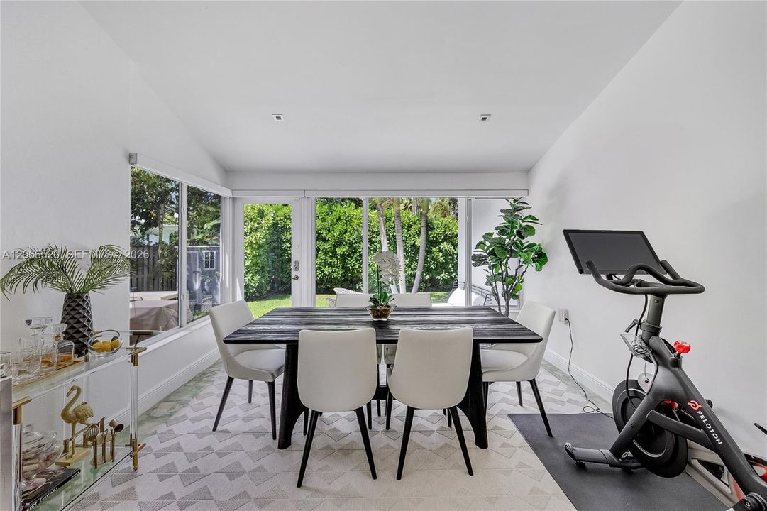 For Rent: $9,500 (4 beds, 3 baths, 1900 Square Feet)