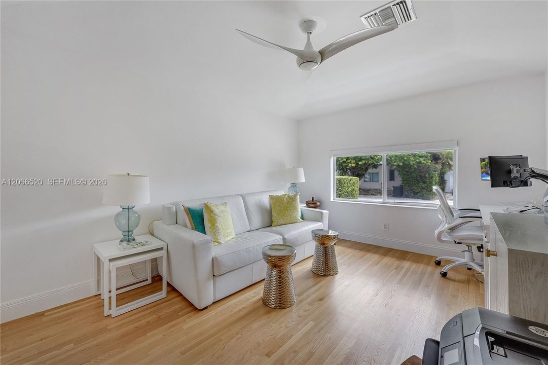 For Rent: $9,500 (4 beds, 3 baths, 1900 Square Feet)