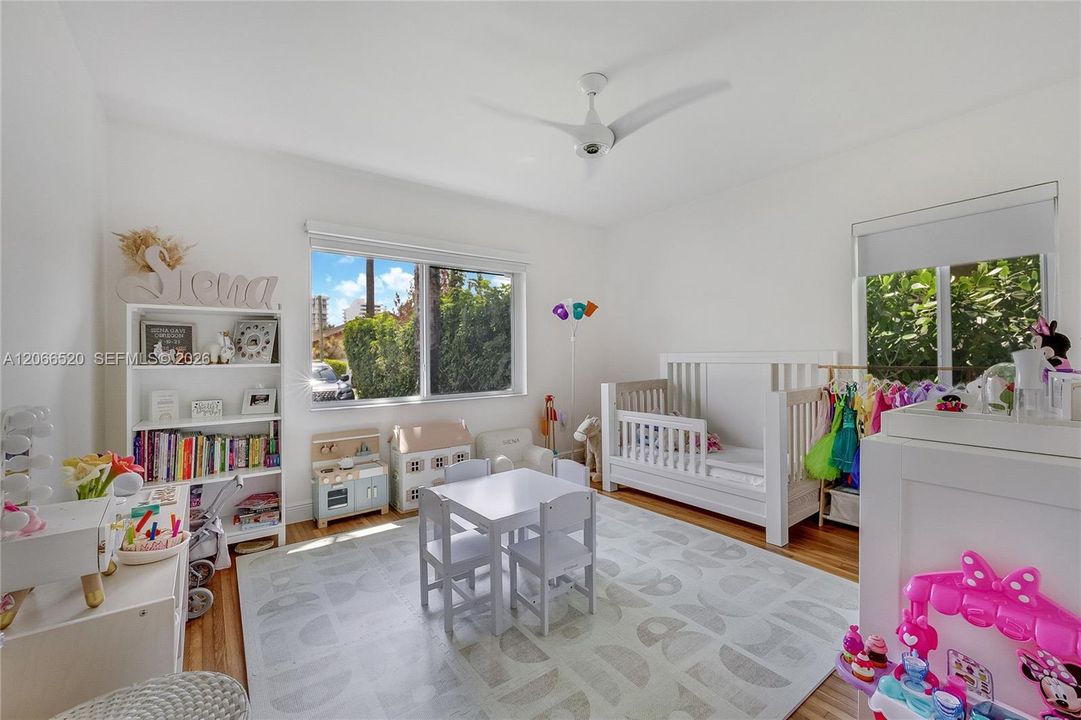 For Rent: $9,500 (4 beds, 3 baths, 1900 Square Feet)