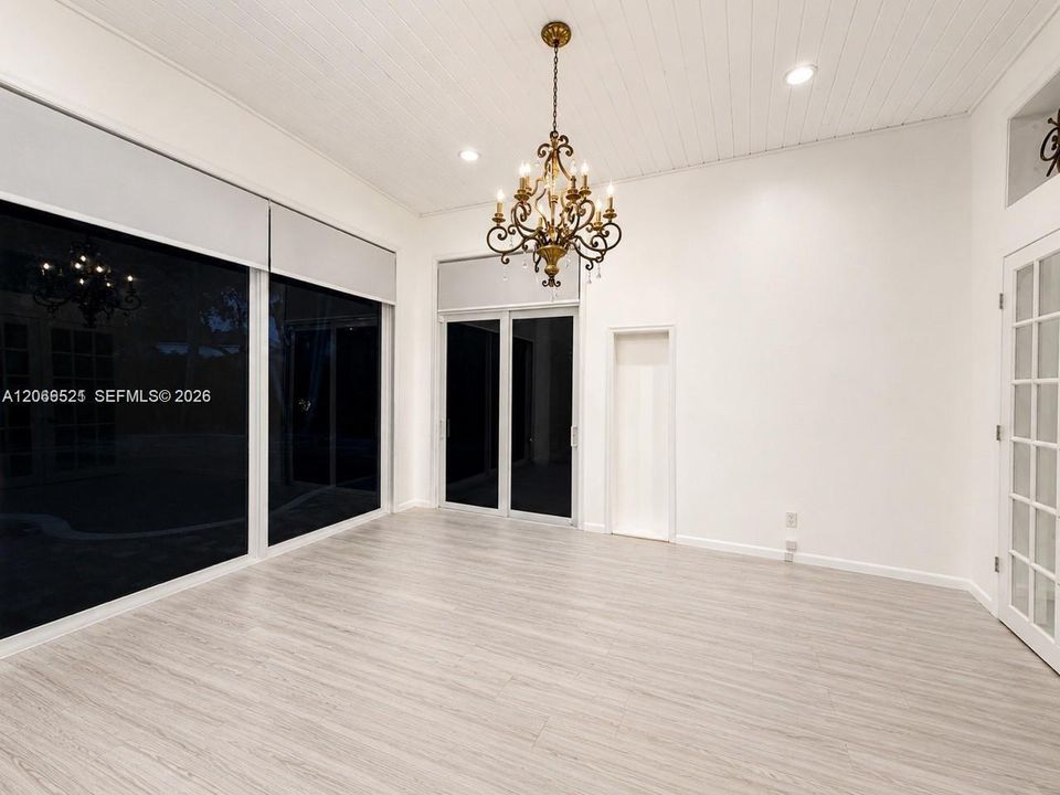 For Sale: $1,650,000 (5 beds, 3 baths, 3426 Square Feet)