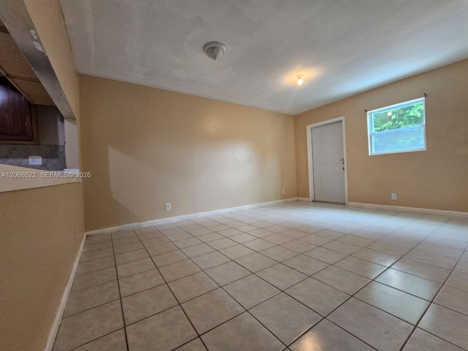 For Sale: $350,000 (4 beds, 2 baths, 1783 Square Feet)
