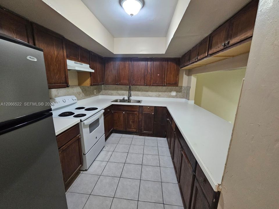 For Sale: $350,000 (4 beds, 2 baths, 1783 Square Feet)