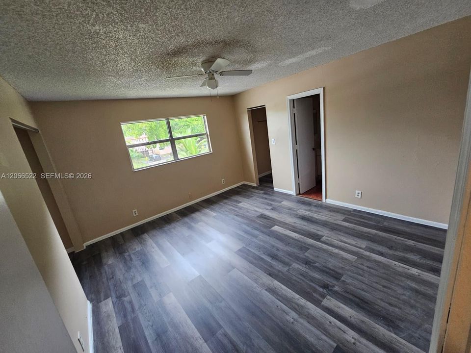 For Sale: $350,000 (4 beds, 2 baths, 1783 Square Feet)