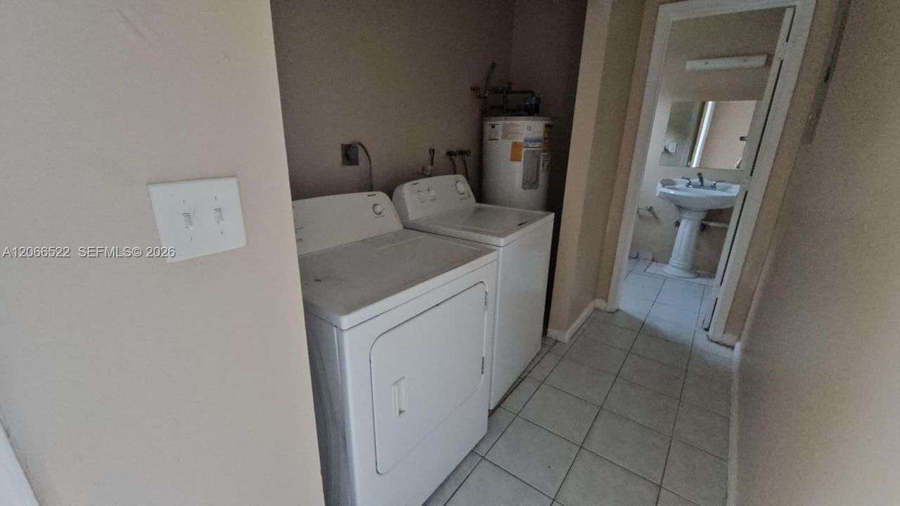 For Sale: $350,000 (4 beds, 2 baths, 1783 Square Feet)
