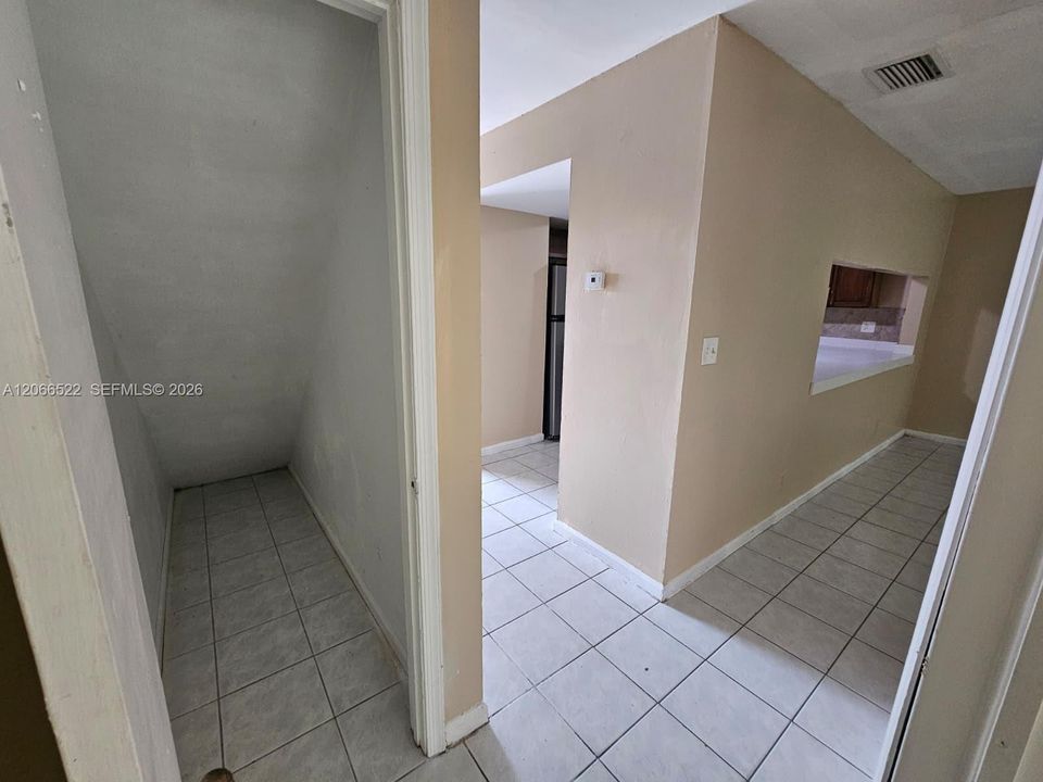For Sale: $350,000 (4 beds, 2 baths, 1783 Square Feet)