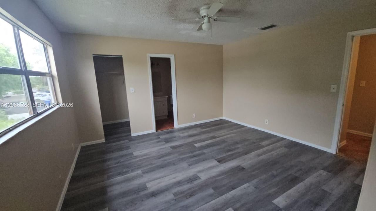 For Sale: $350,000 (4 beds, 2 baths, 1783 Square Feet)