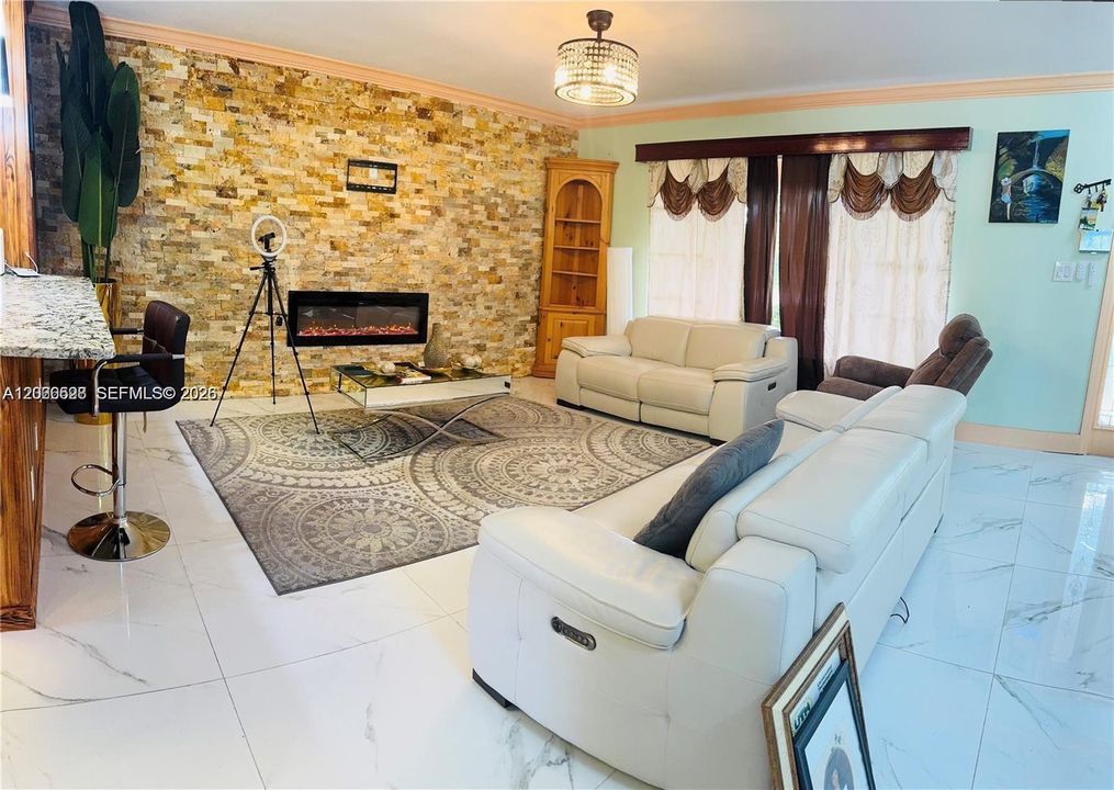 For Sale: $750,000 (4 beds, 2 baths, 1774 Square Feet)