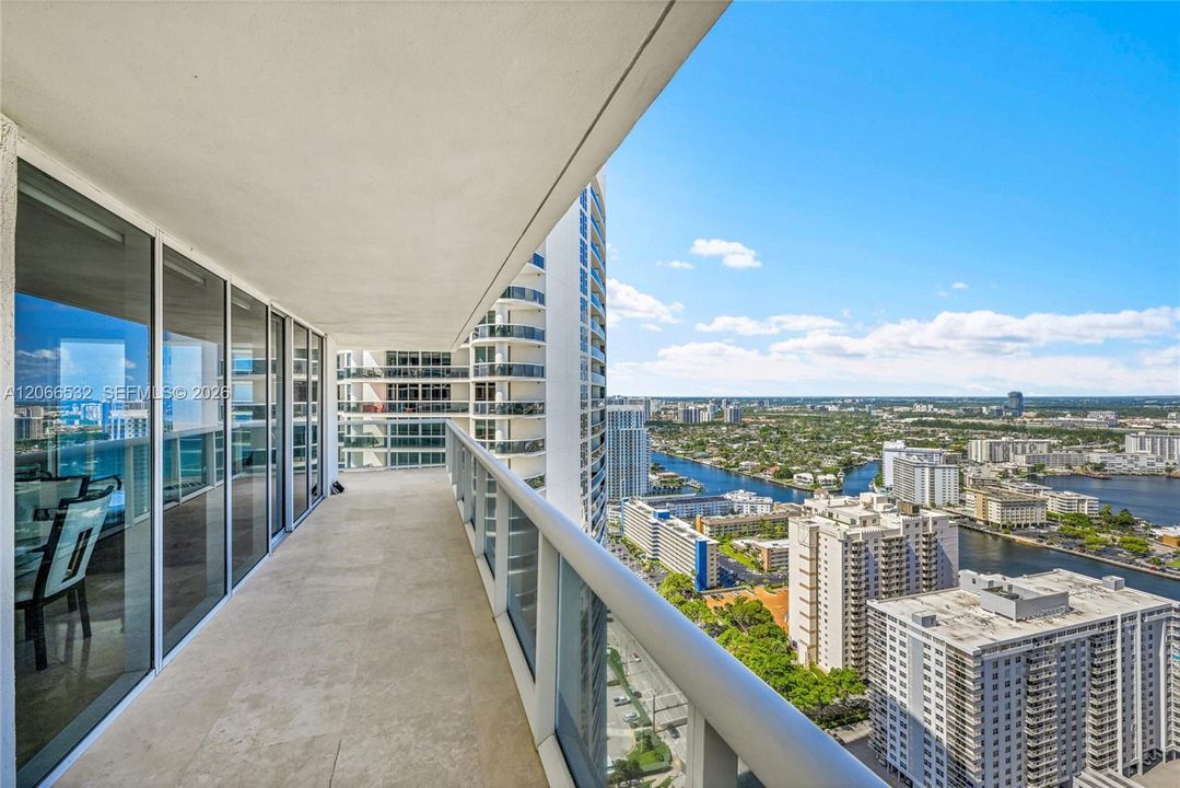 For Rent: $8,500 (2 beds, 2 baths, 1448 Square Feet)