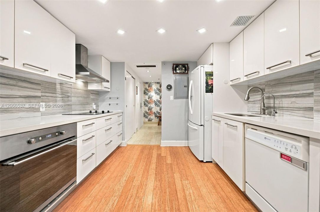 For Sale: $1,499,000 (3 beds, 2 baths, 2060 Square Feet)