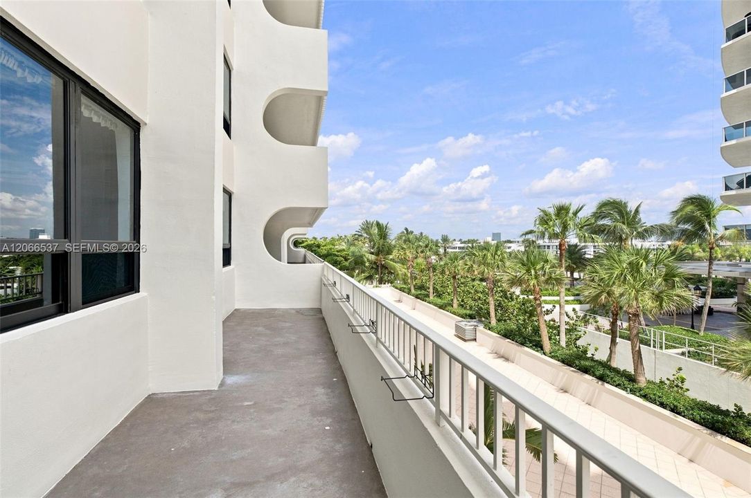 For Sale: $1,499,000 (3 beds, 2 baths, 2060 Square Feet)