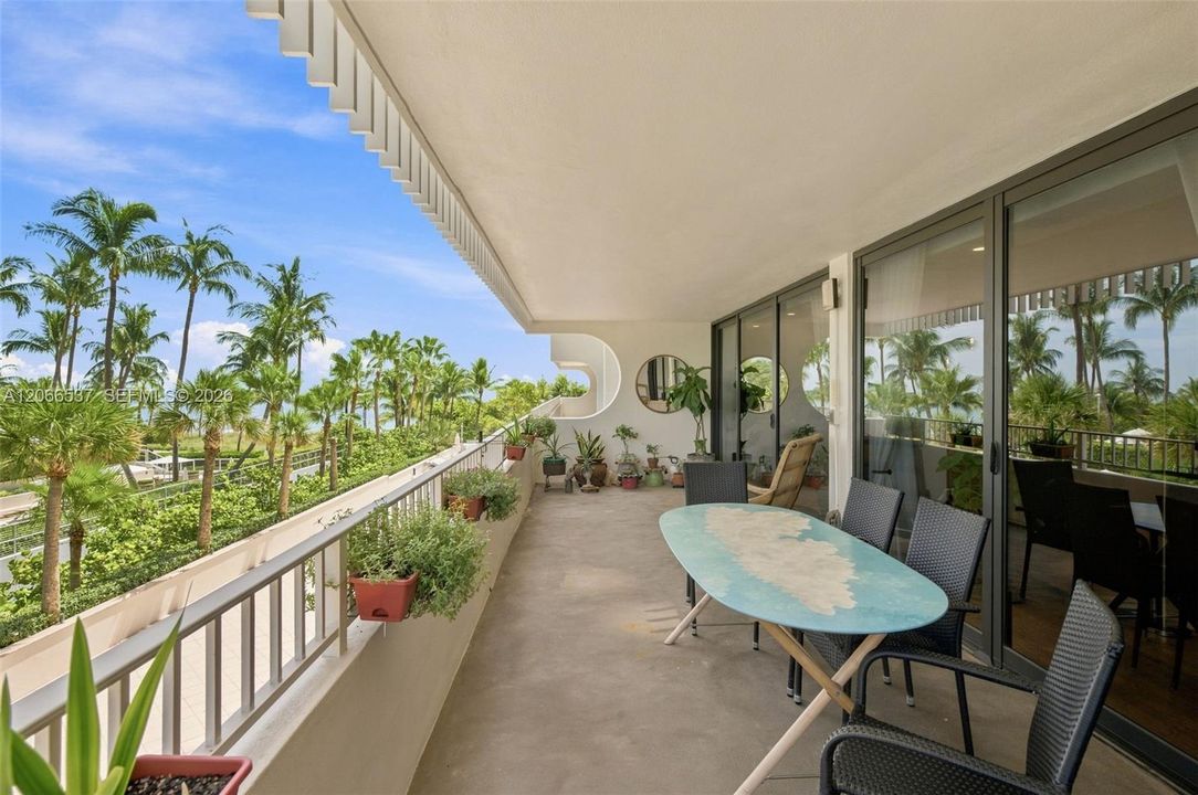 For Sale: $1,499,000 (3 beds, 2 baths, 2060 Square Feet)