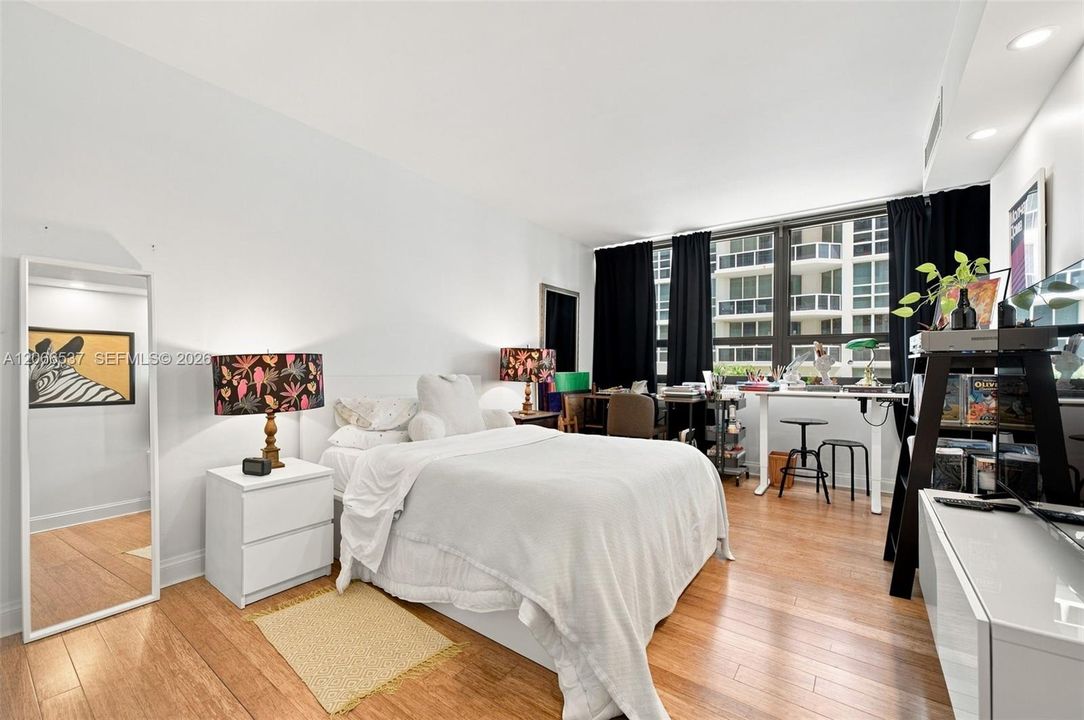 For Sale: $1,499,000 (3 beds, 2 baths, 2060 Square Feet)