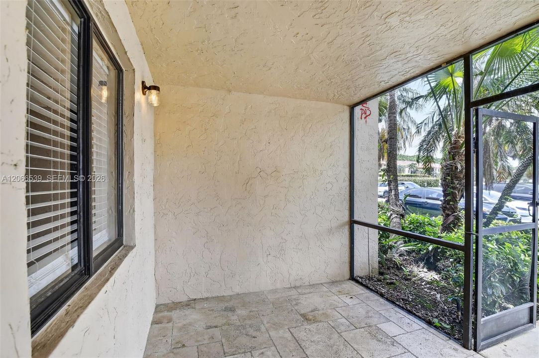 For Rent: $2,300 (2 beds, 2 baths, 1256 Square Feet)