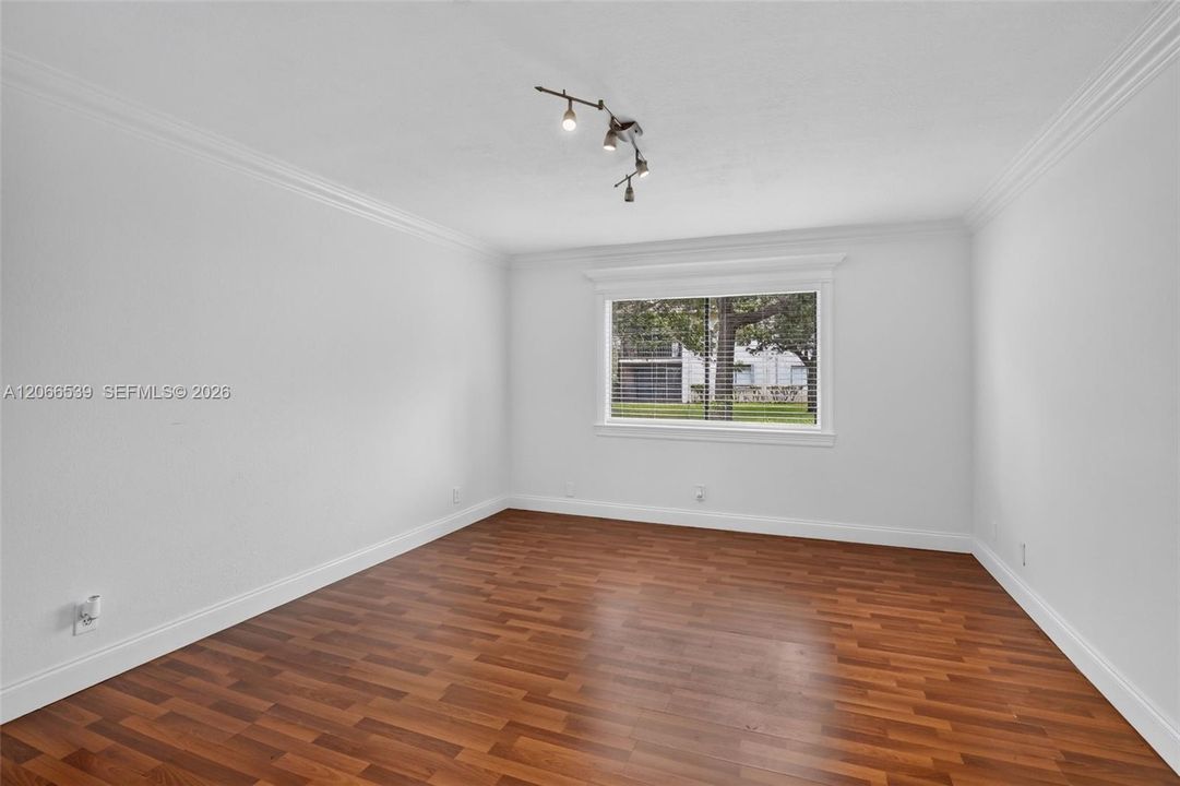 For Rent: $2,300 (2 beds, 2 baths, 1256 Square Feet)
