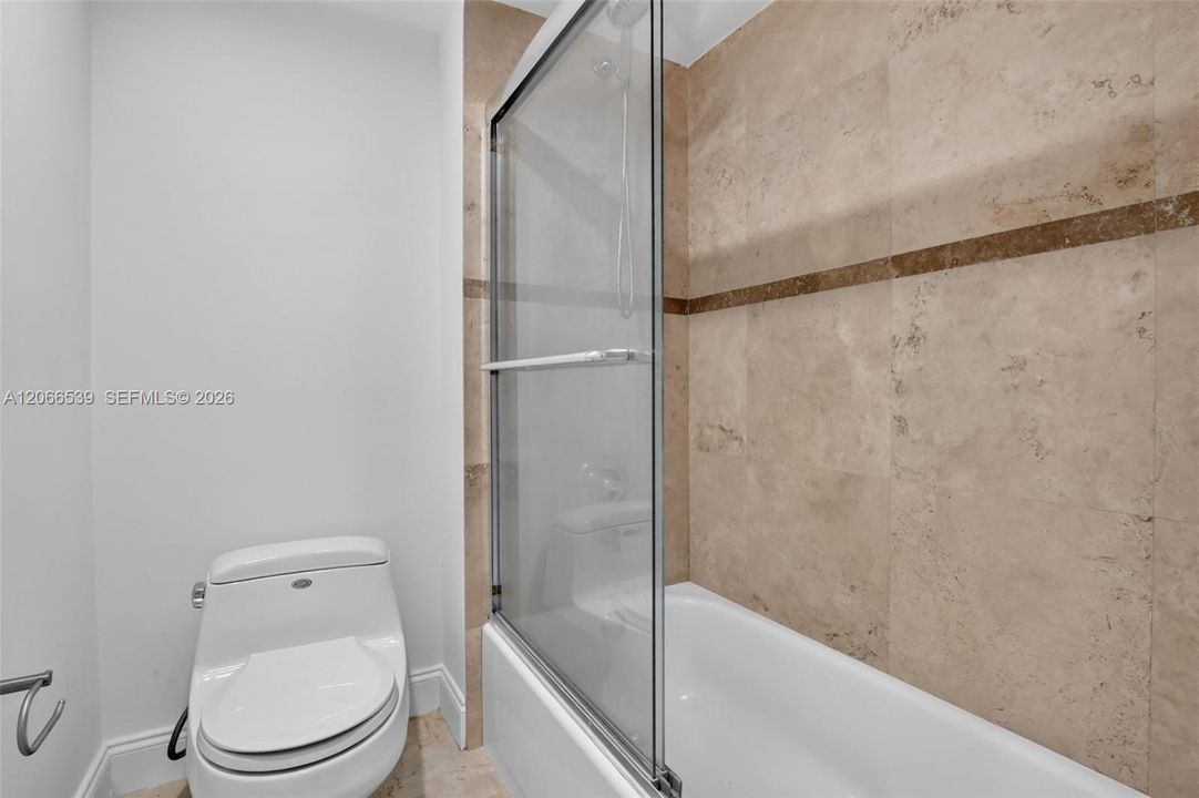 For Rent: $2,300 (2 beds, 2 baths, 1256 Square Feet)