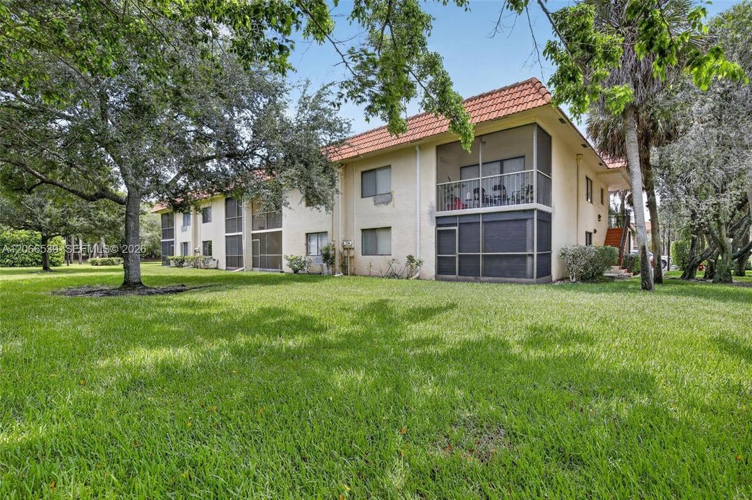 For Rent: $2,300 (2 beds, 2 baths, 1256 Square Feet)