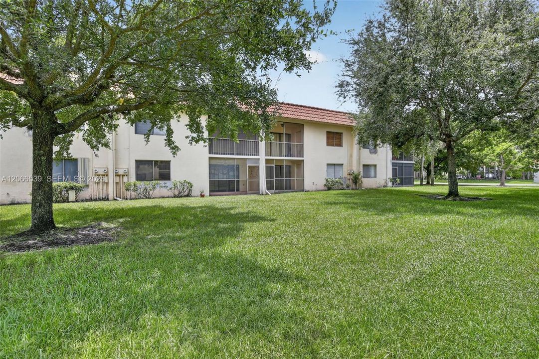 For Rent: $2,300 (2 beds, 2 baths, 1256 Square Feet)